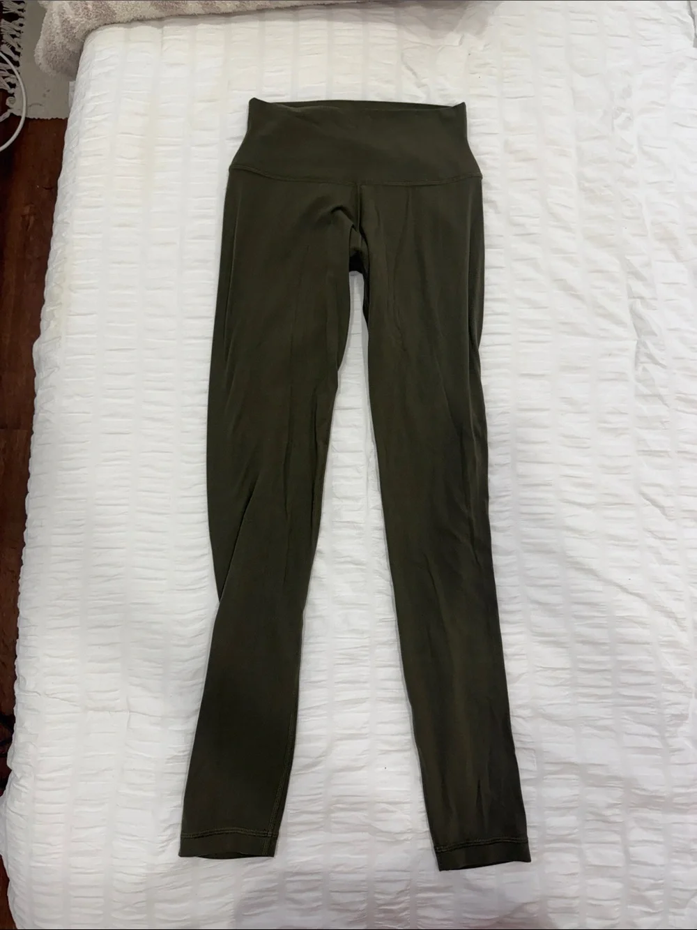 Aritzia GOLDEN BUTTER ATMOSPHERE HI-RISE Leggings